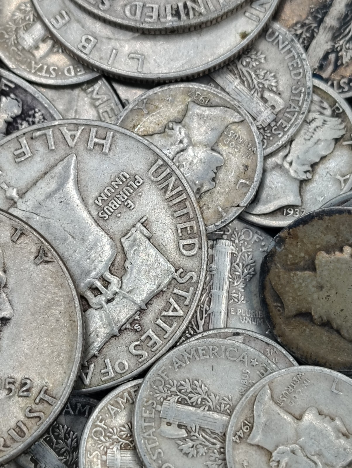 FIVE DOLLARS FACE VALUE 90% JUNK SILVER 25447
