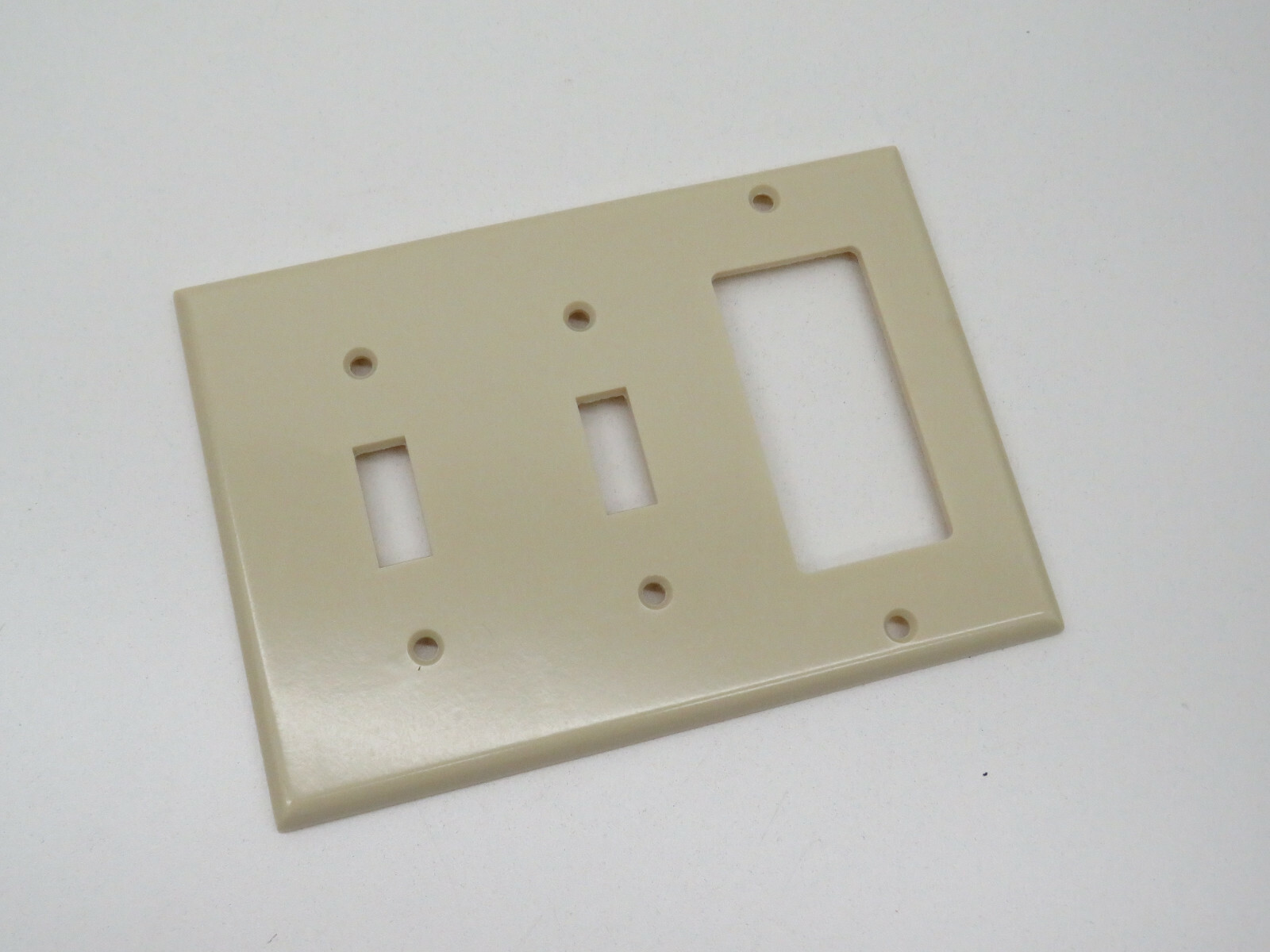 (6-Pack) Leviton Combo Wallplate 3-Gang 2-Toggle 1-Decora/GFCI Device, Ivory