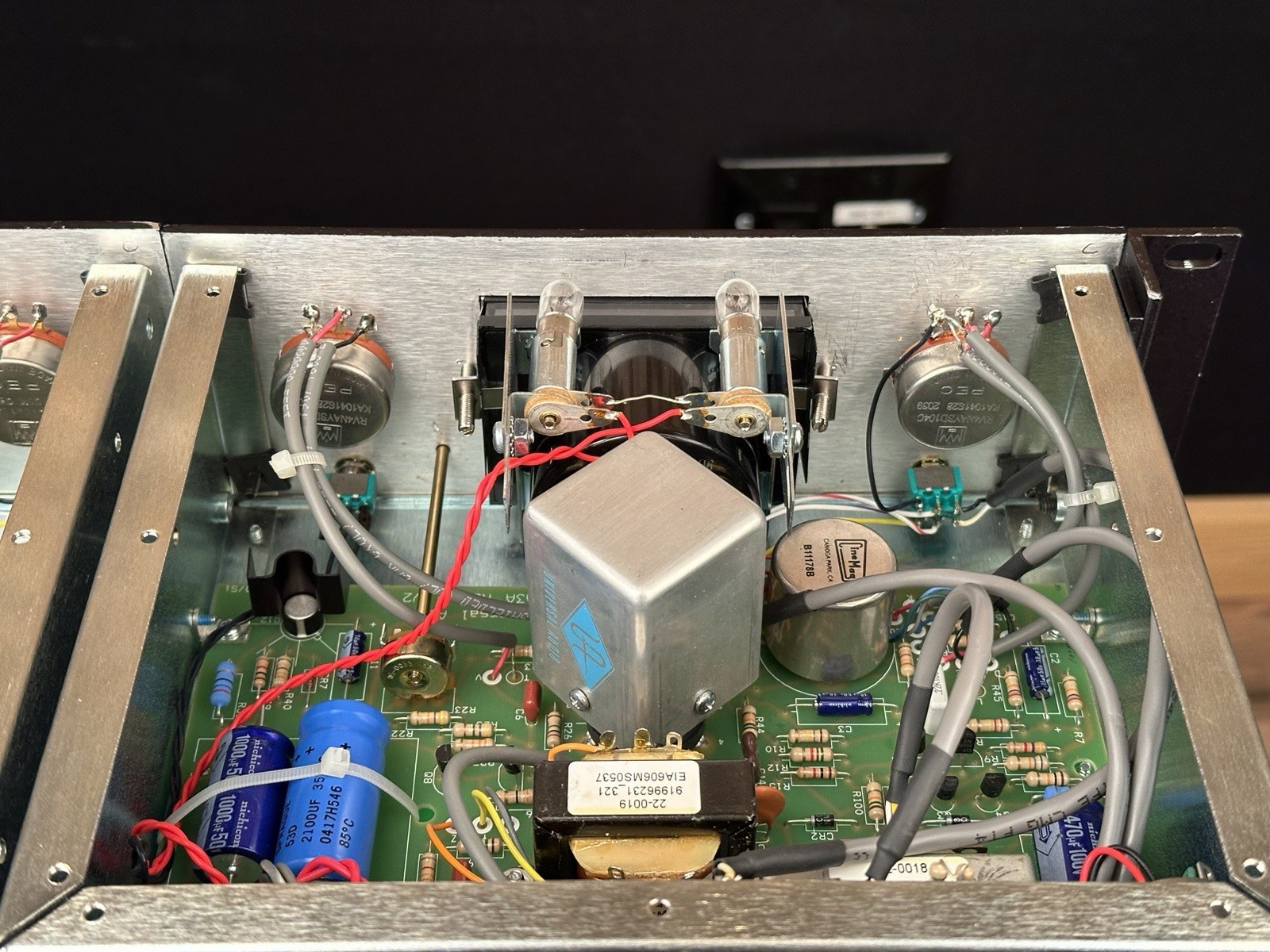 Universal Audio LA-3A Opto Compressor Sequential Stereo Pair. Urei LA 3A LA3A