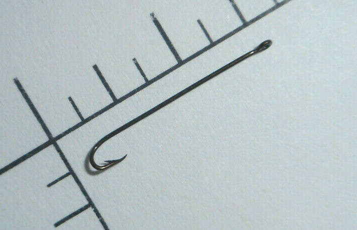 MUSTAD STREAMER HOOKS FLY TYING #20 CARLISLE POINT CURVEDIN RINGED BRONZED 93400