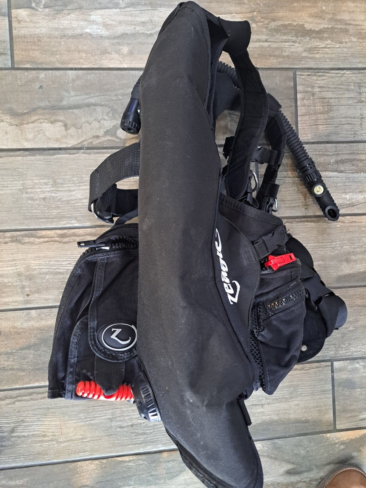 Zeagle Stiletto BCD with Inflator and Hose Size Medium Used