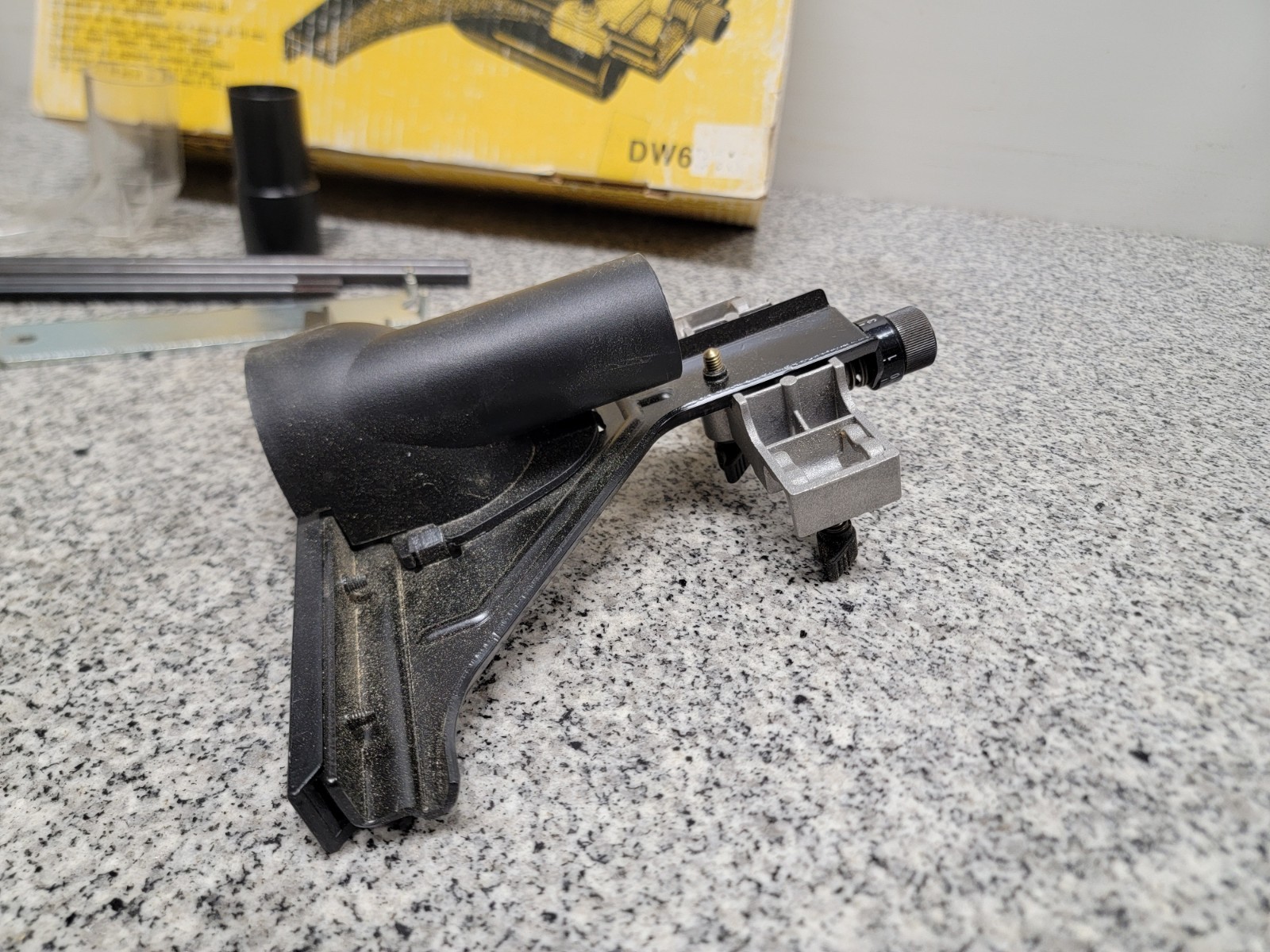 DeWALT DW6913 Universal Edge Guide w/ Vacuum Adapter
