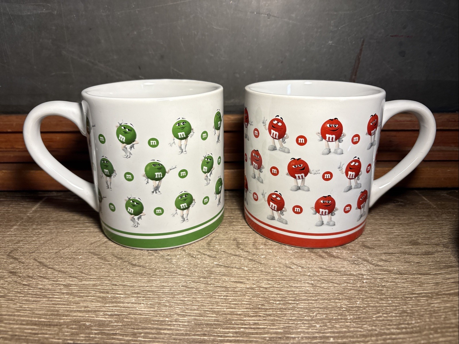 Green Red M&M Candy Coffee Mug Cup Collectible 2018 Set Dancing Couple E17