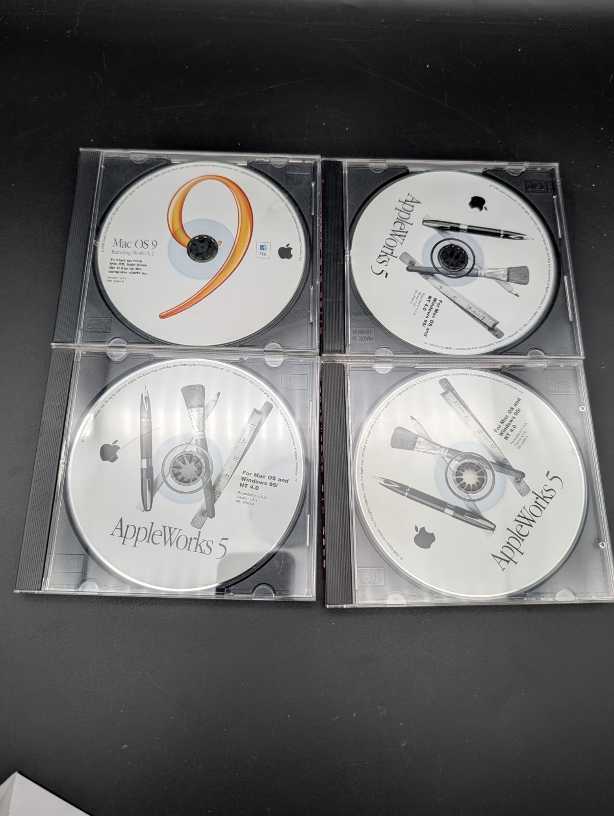Apple Mac OS 9 Featuring Sherlock 2 Install CD OS 9.0.4 + AppleWorks 5