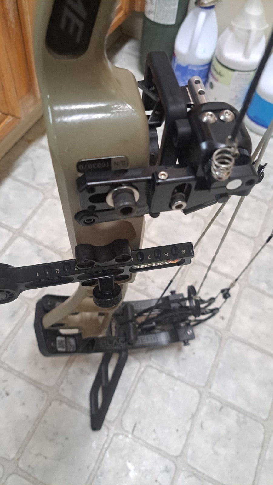 Prime Black 9 series Compound Bow Extras Nice!