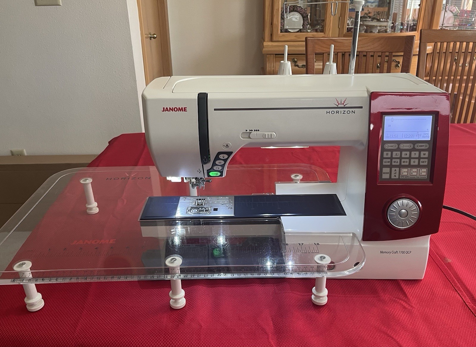 Janome Horizon Memory Craft 7700 QCP Computerized Sewing Machine