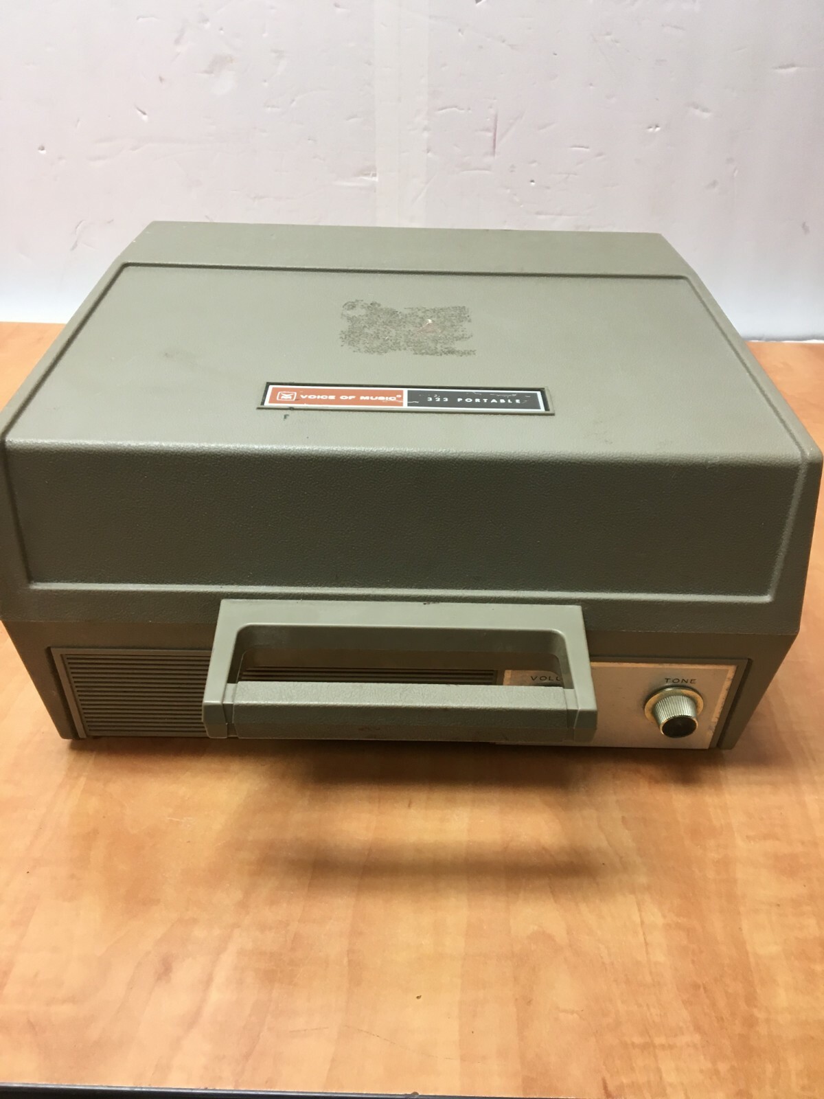 Vintage VOICE of MUSIC VM 323 Turntable Record Player Changer parts or repair