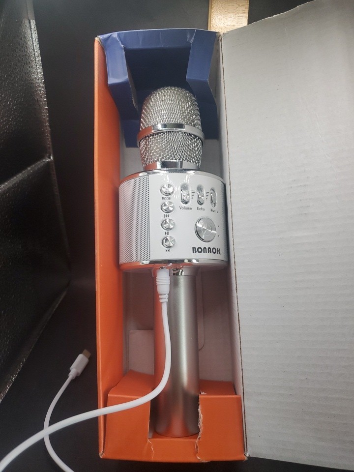 Karaoke Microphone,Rechargeable  Microphone Karaoke Wireless Bluetooth Silver.