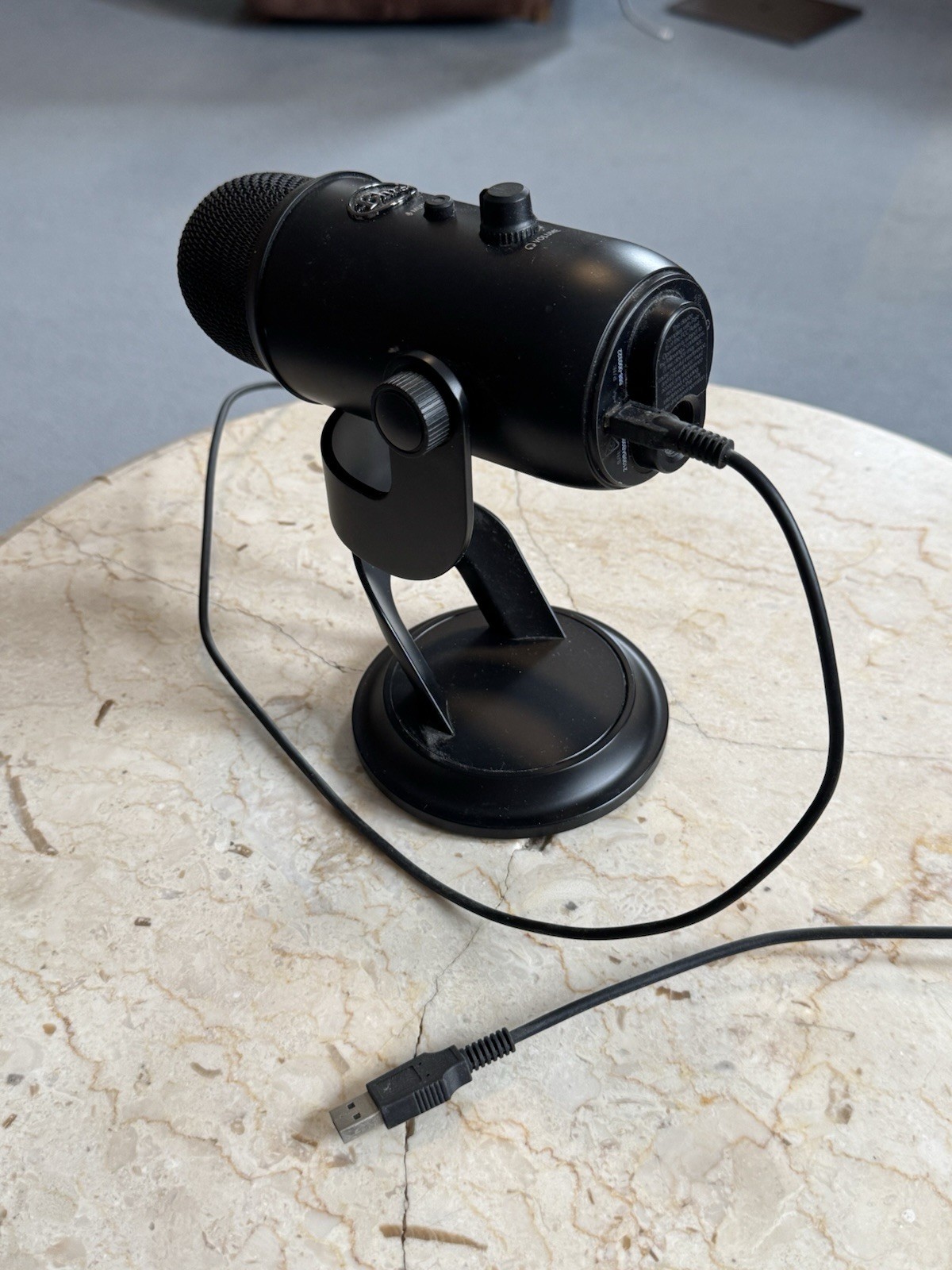 Logitech Creators Blue Yeti USB Microphone - Black Great condition