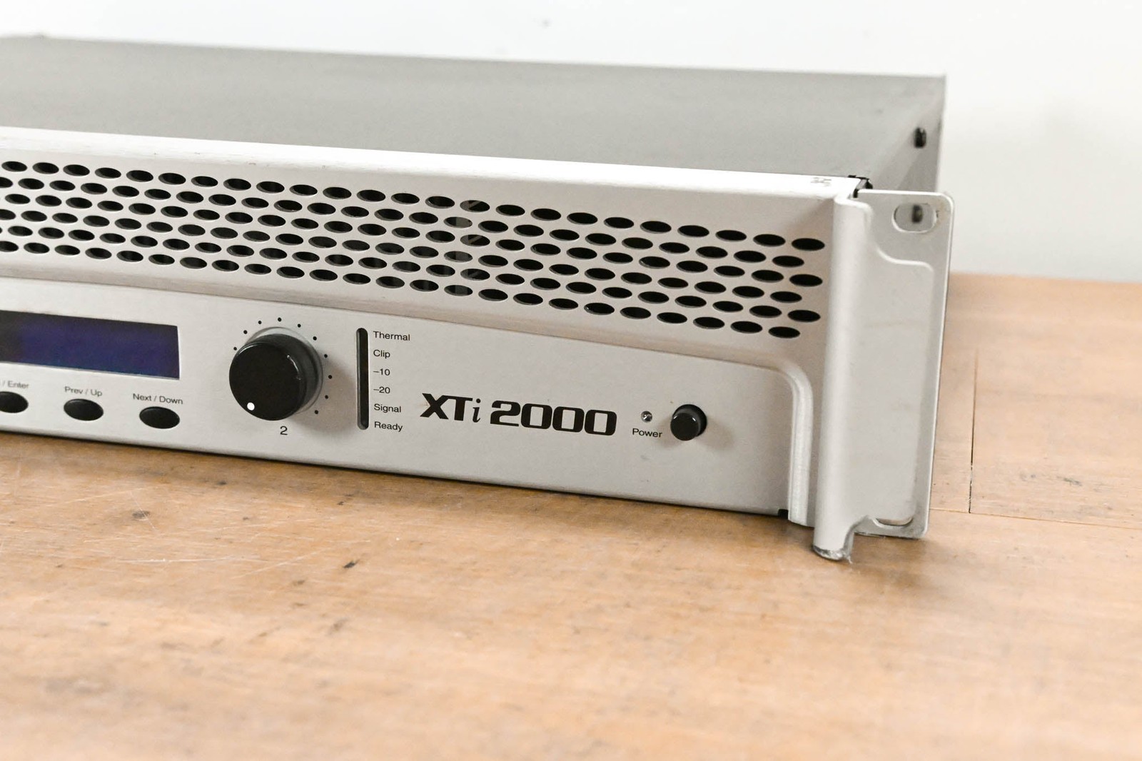 Crown XTi 2000 2-Channel Power Amplifier with DSP CG013C2