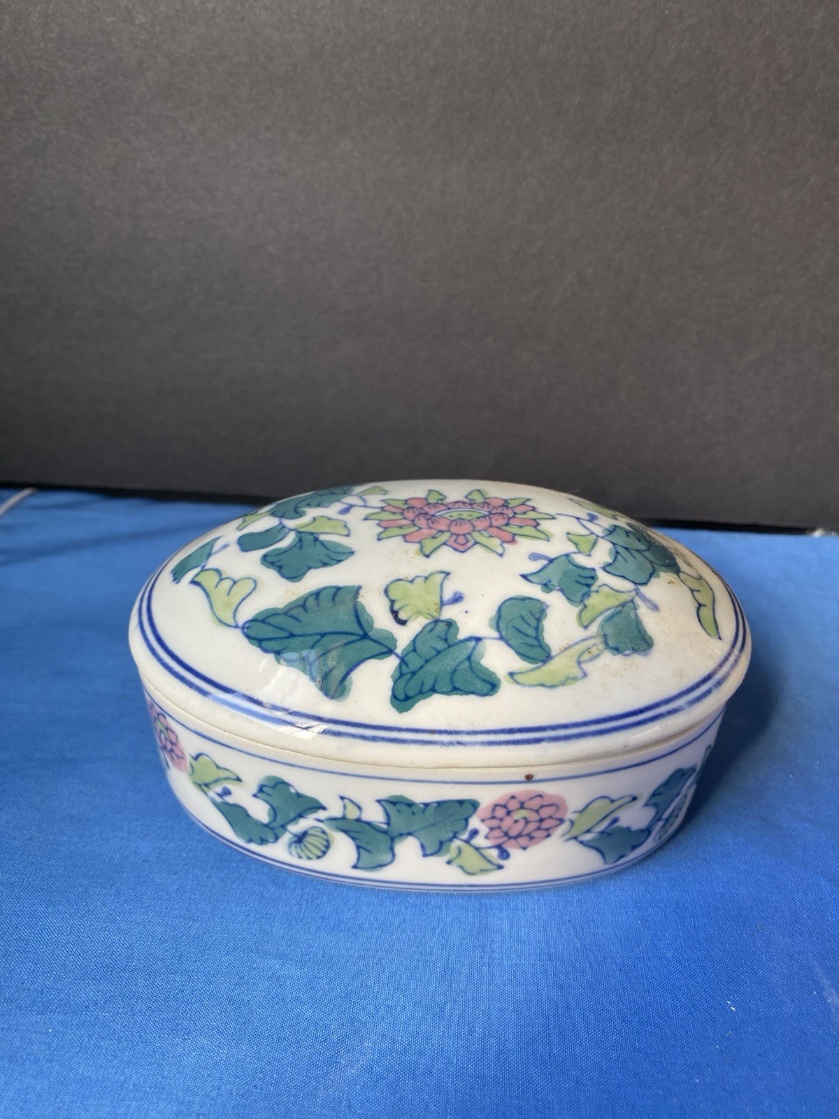 Old China porcelain trinket box