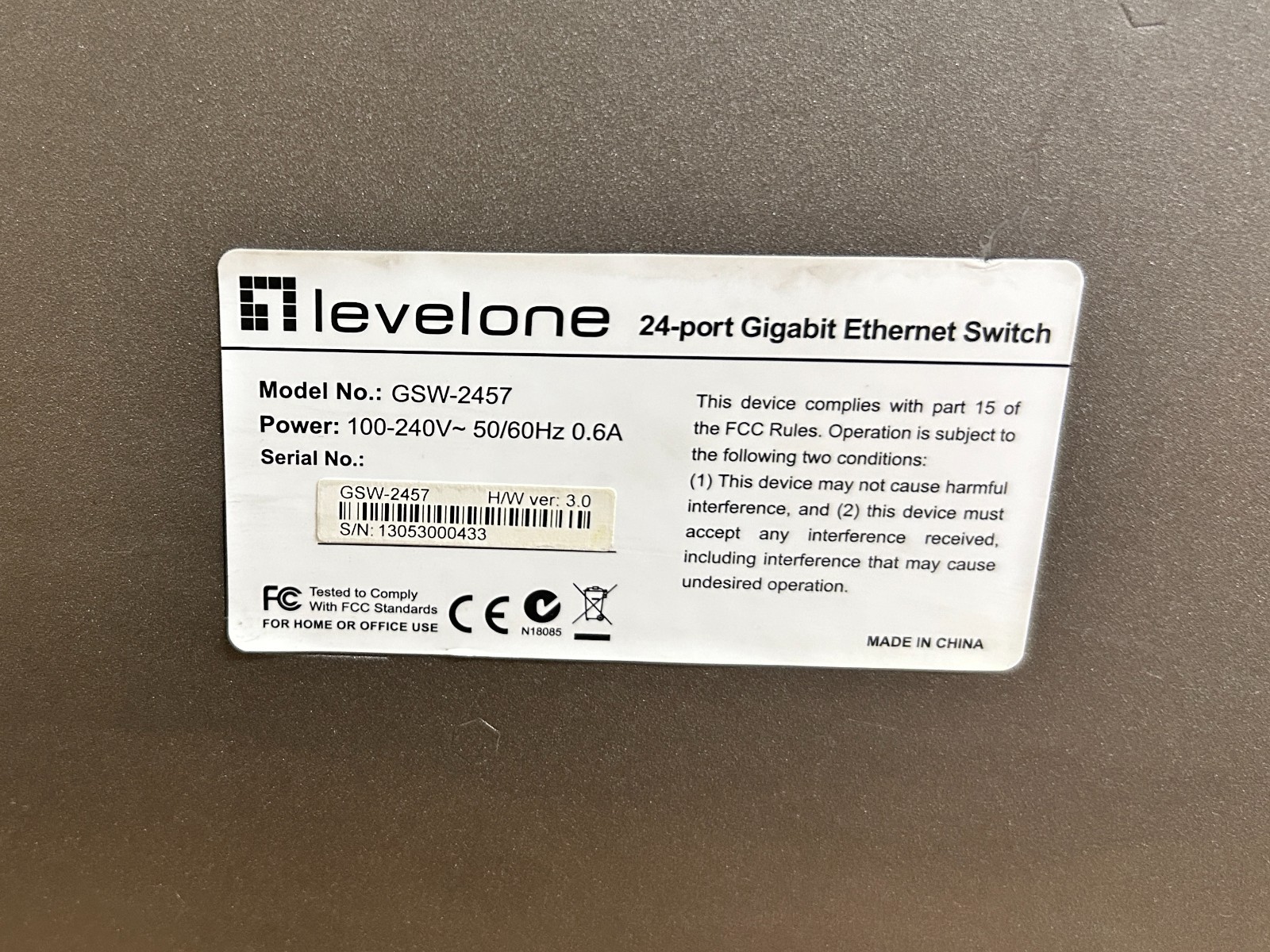 LEVELONE GSW-2457 24-PORT GIGABIT SWITCH