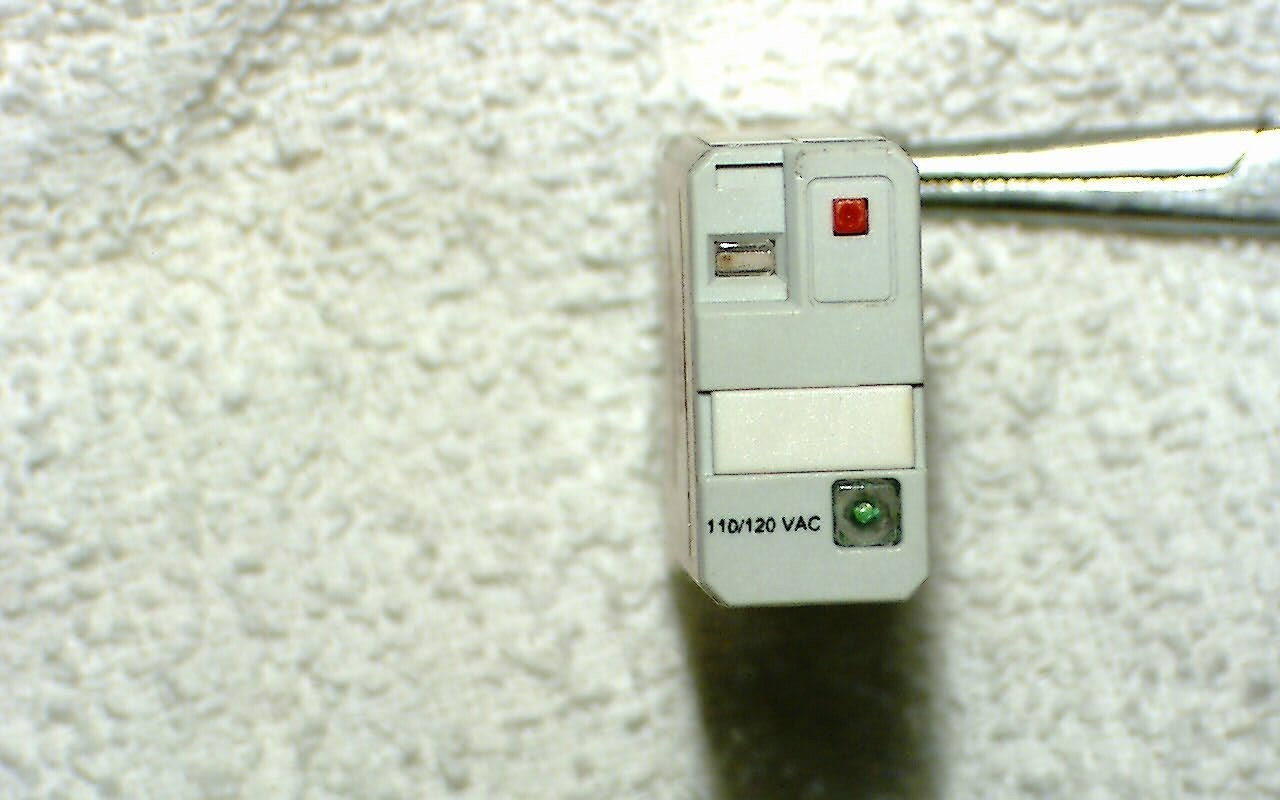 Magnecraft 781XAXM4L  B300 pilot duty  0750