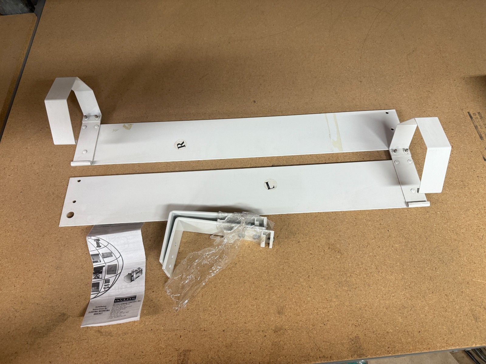 Da-Lite 77027 Floating Mounting Bracket