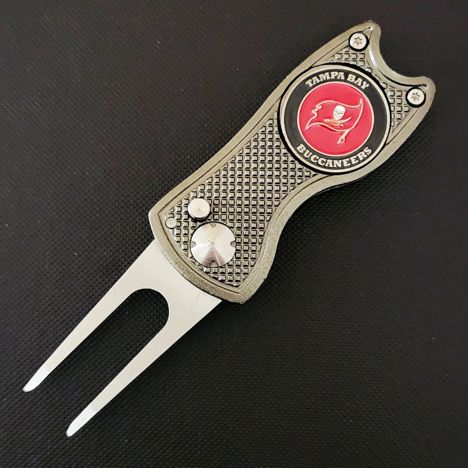 NFL Tampa Bay Buccaneers Switchblade Divot Repair Tool 2-Sided Golf Ball Marker