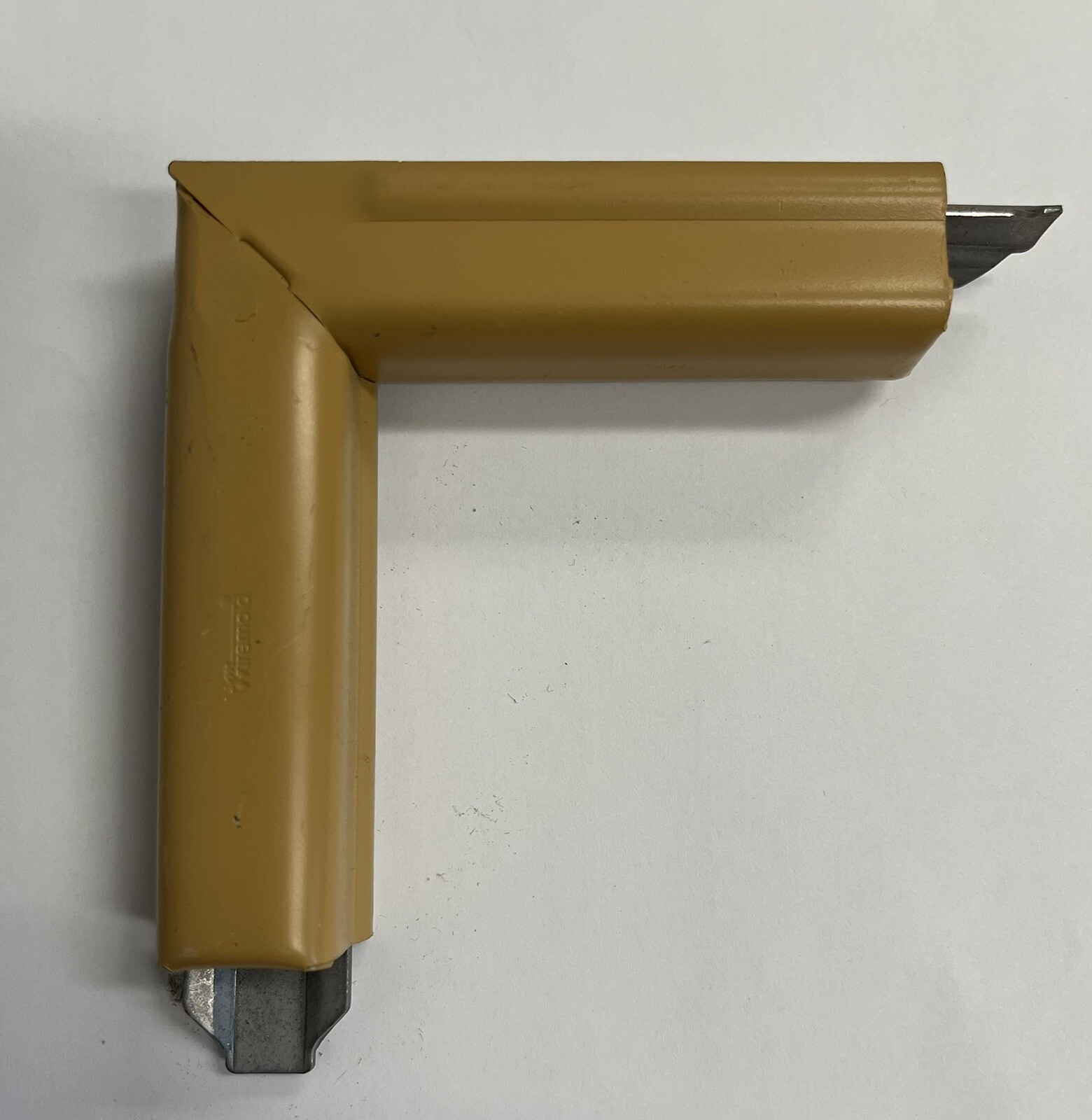 LEGRAND WIREMOLD 5711RH INTERNAL TWISTED ELBOW RIGHT BUFF