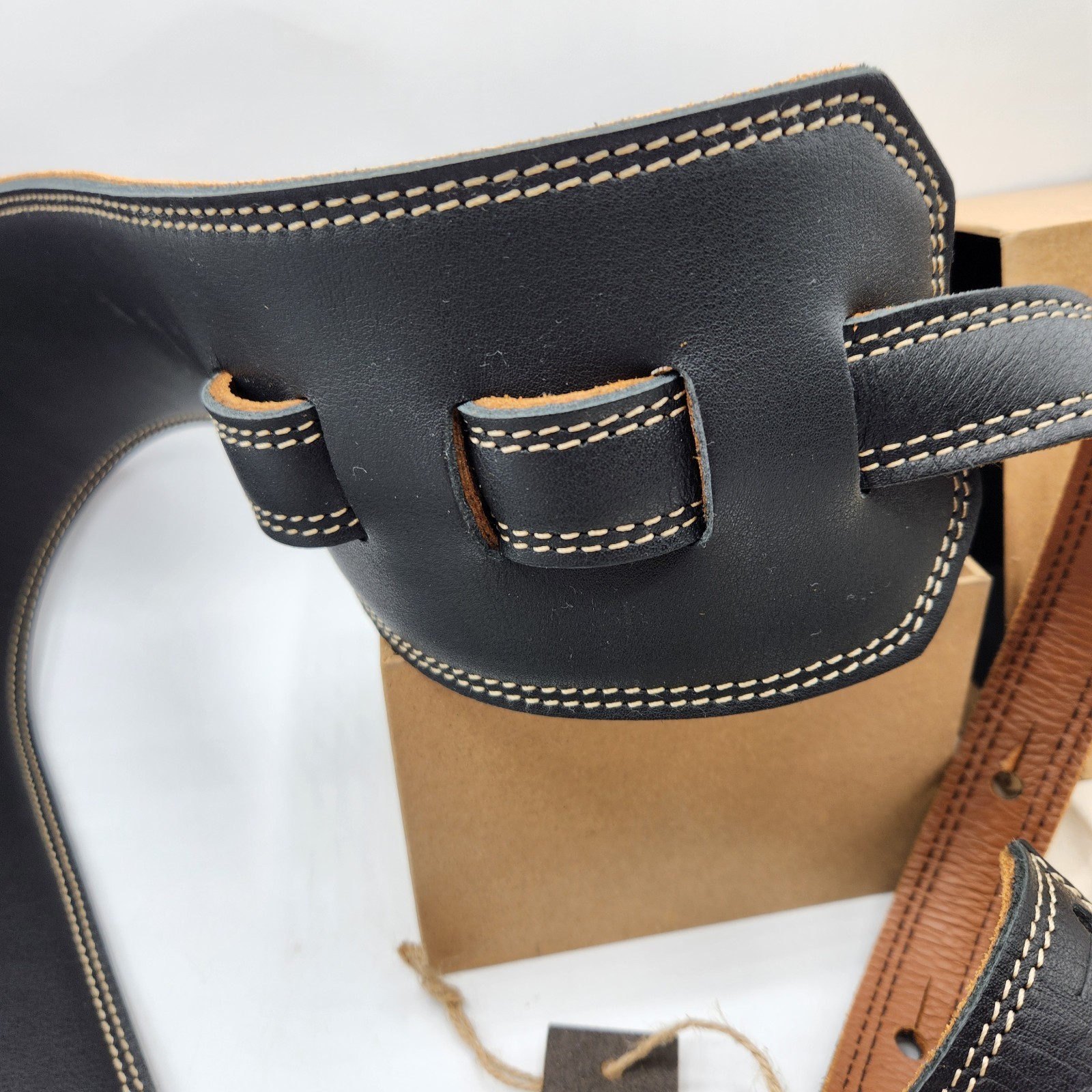Nefelibata Guitar Strap, 3.75" Wide Black NIB