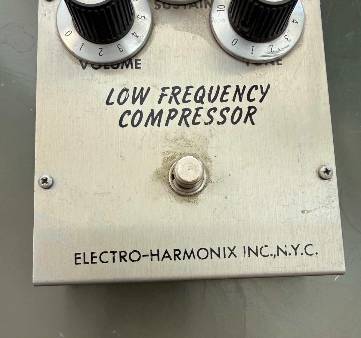 VINTAGE Low Frequency Compressor Effect Pedal ELECTRO-HARMONIX modified read