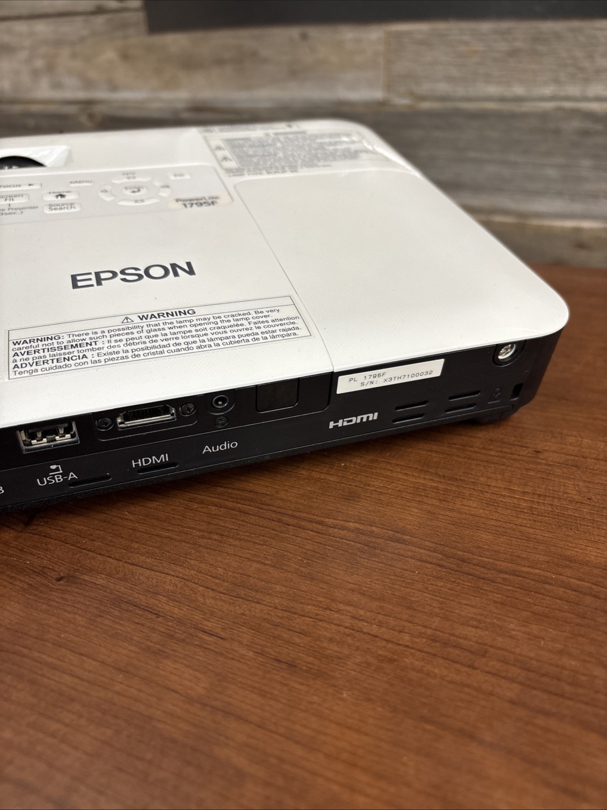 Epson PowerLite 1795F Full HD Projector w/ Remote & HDMI Portable///1*