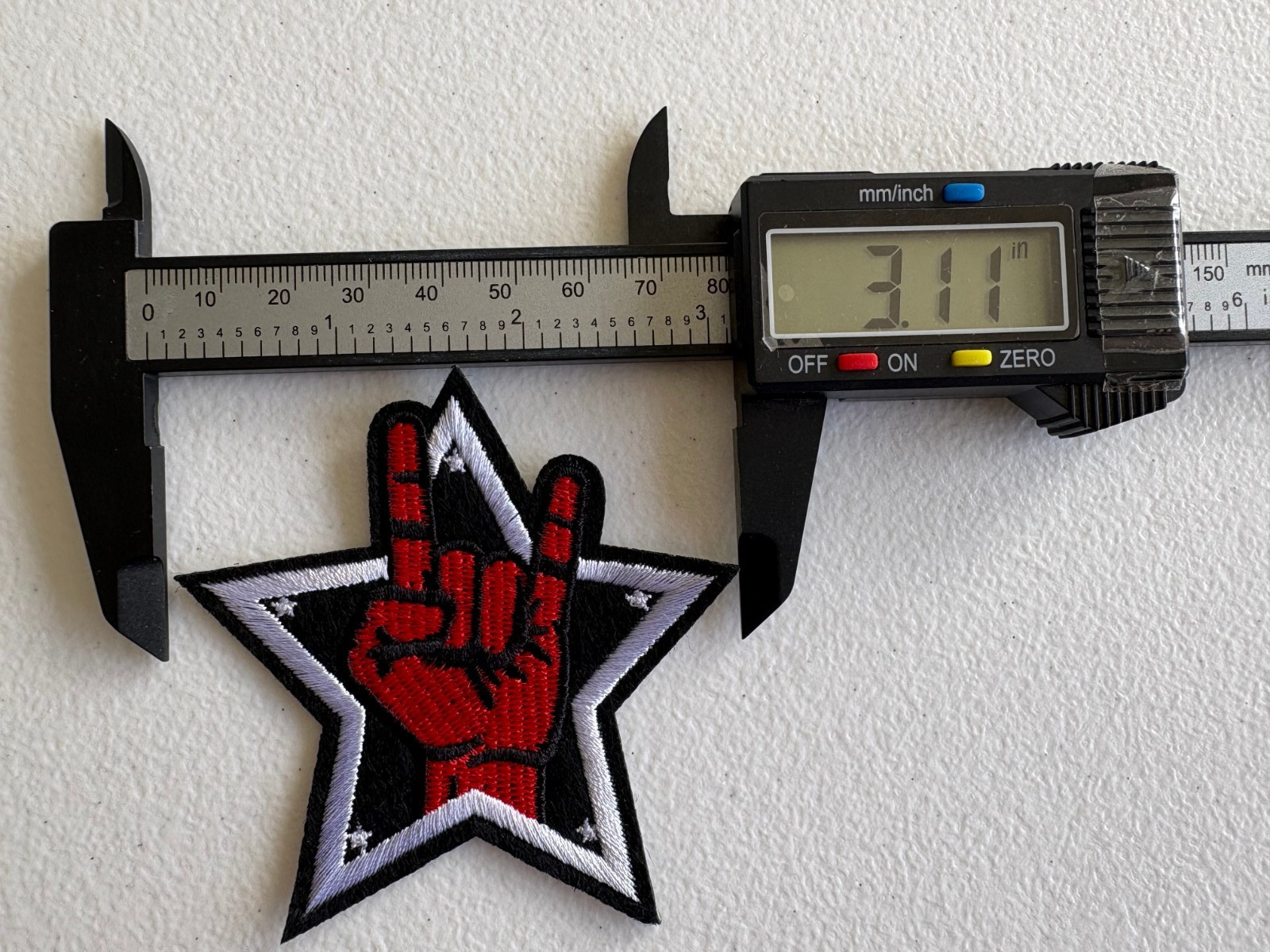 ROCK n ROLL METAL ROCK BANDS Embroidered Iron-On Patch Rock Fingers