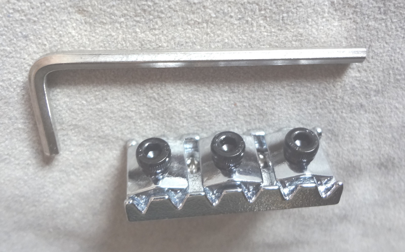 FLOYD ROSE Lic. LOCKING NUT MIGHTY MITE CHROME 42MM Top Mount 4 Electric Guitar