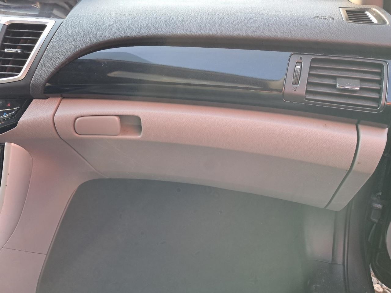 ACCORD    2017 Glove Box 4779143