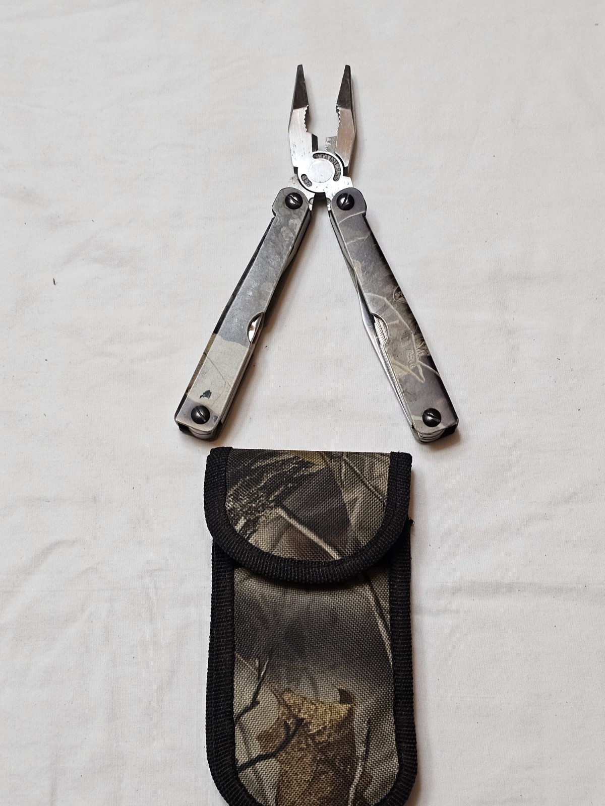 Camo Stainless Multi Tool Knife With Camo Case