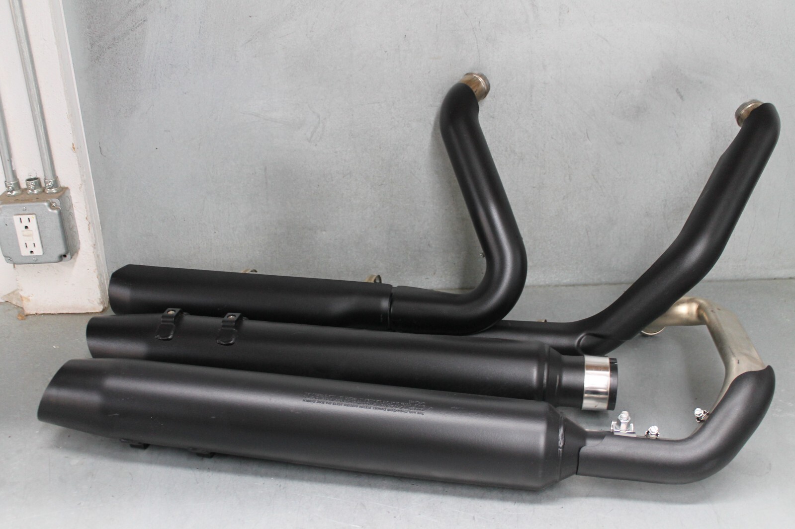 2024 Harley Davidson Touring Black Exhaust Mufflers Header Heatshields 64901314