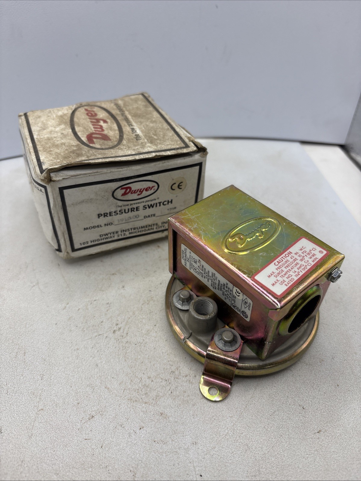 Dwyer 1910.00 Pressure Switch