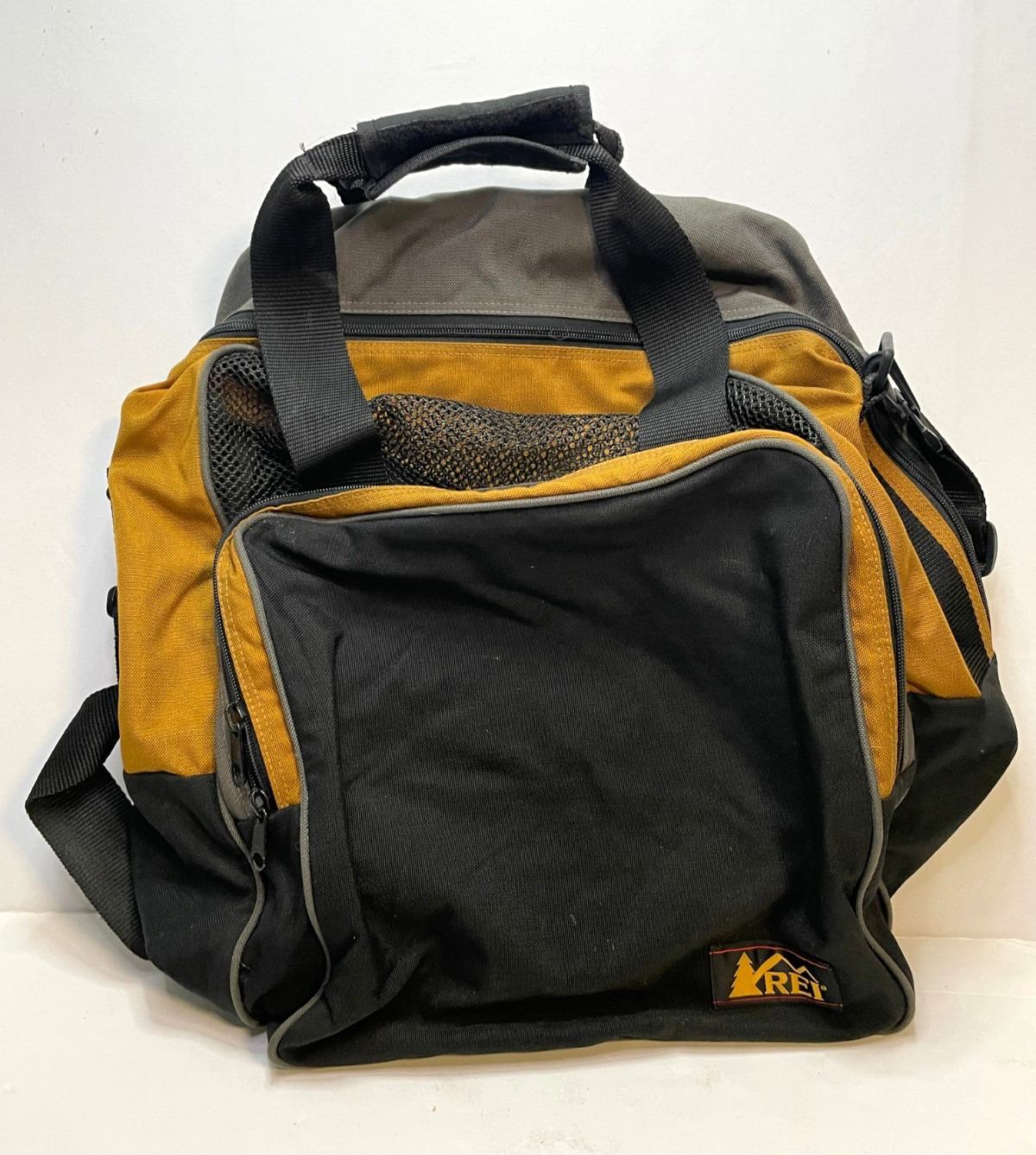REI shoulder strap bag 19" x 18" x 12" hiking camping travel backpack