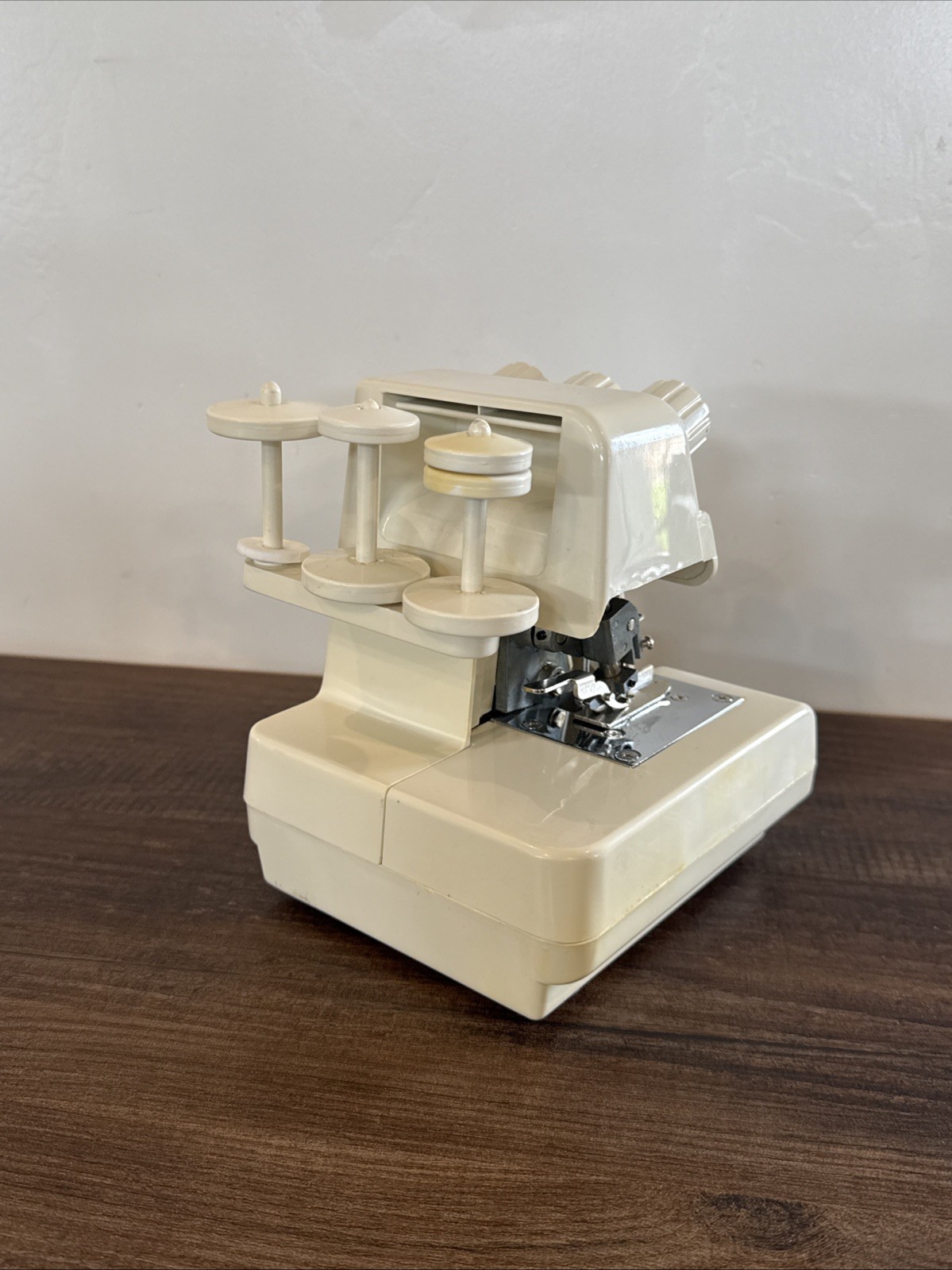 Singer Tiny Serger TS380A Plus Overedging Machine Untested No Power CordFoot Ped