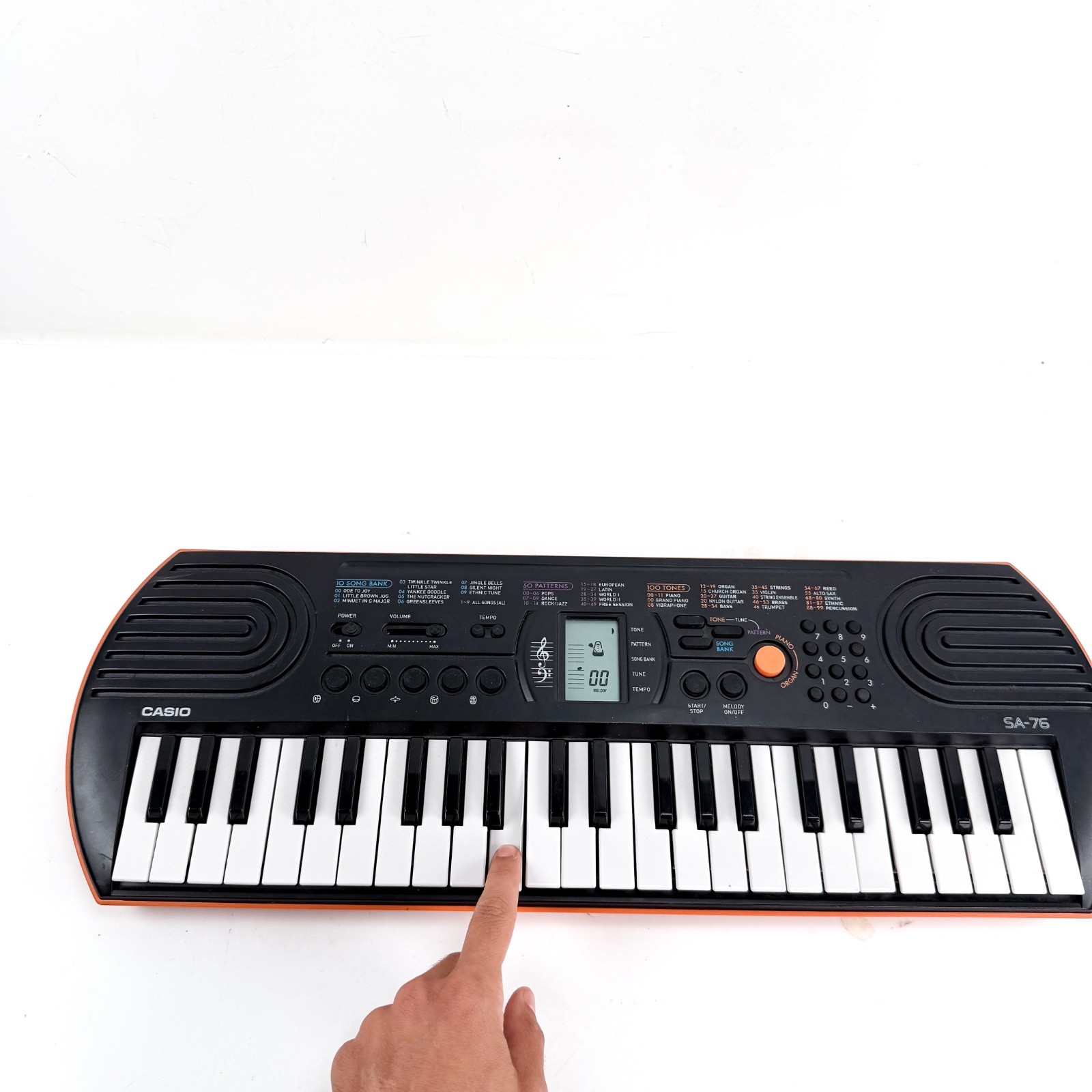 Casio SA-76 44-Key Mini Electronic Keyboard with 100 Tones 50 Rhythms - Works!