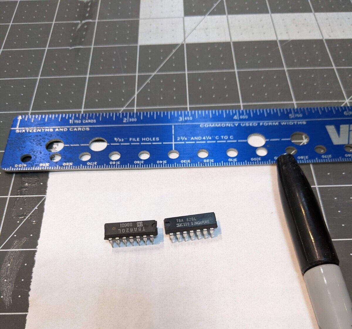 TBA820L / IC / DIP / 2 PIECES Integrated Circuit