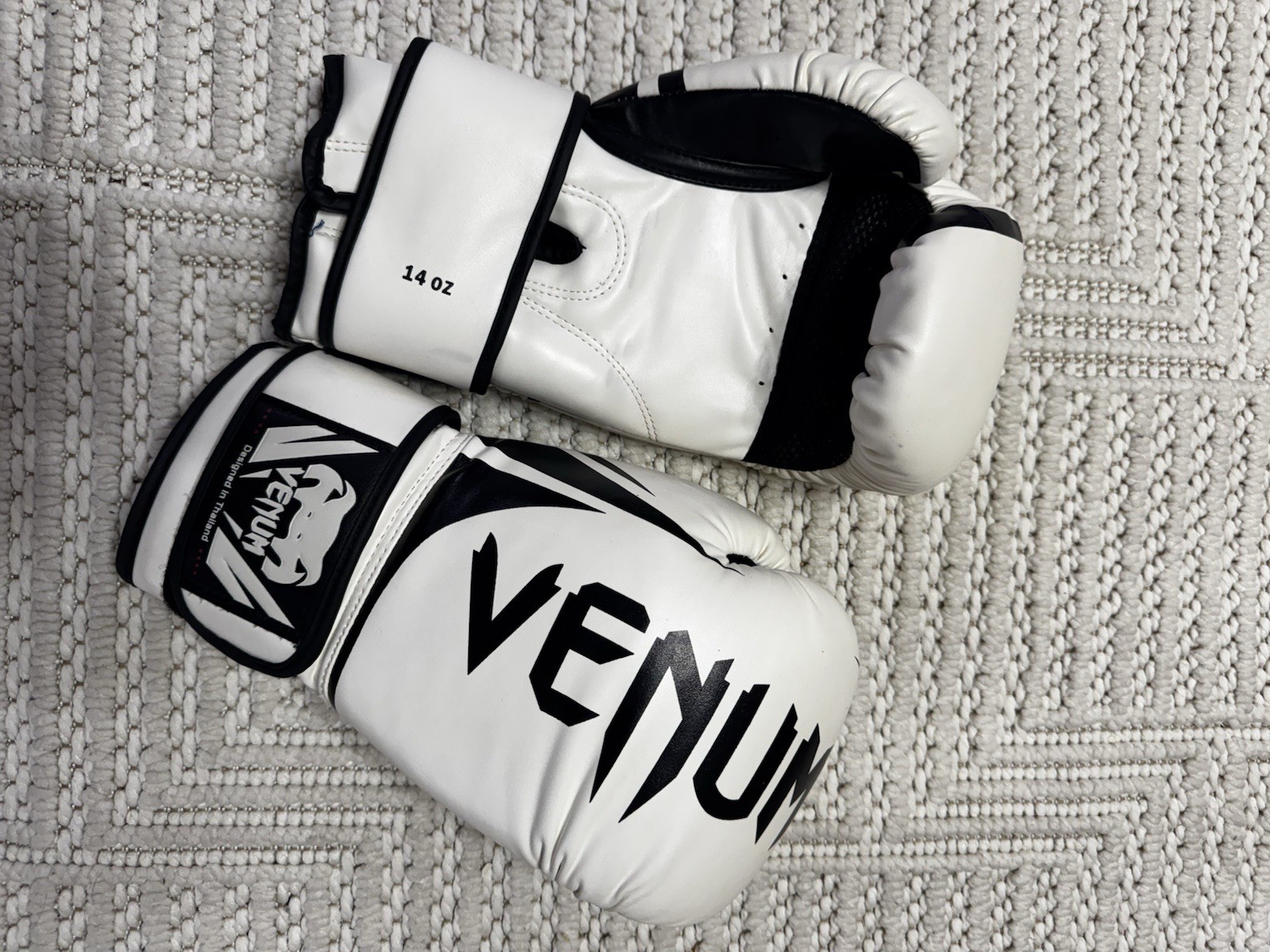 Venum Challenger 2.0 Boxing Gloves 14oz - White