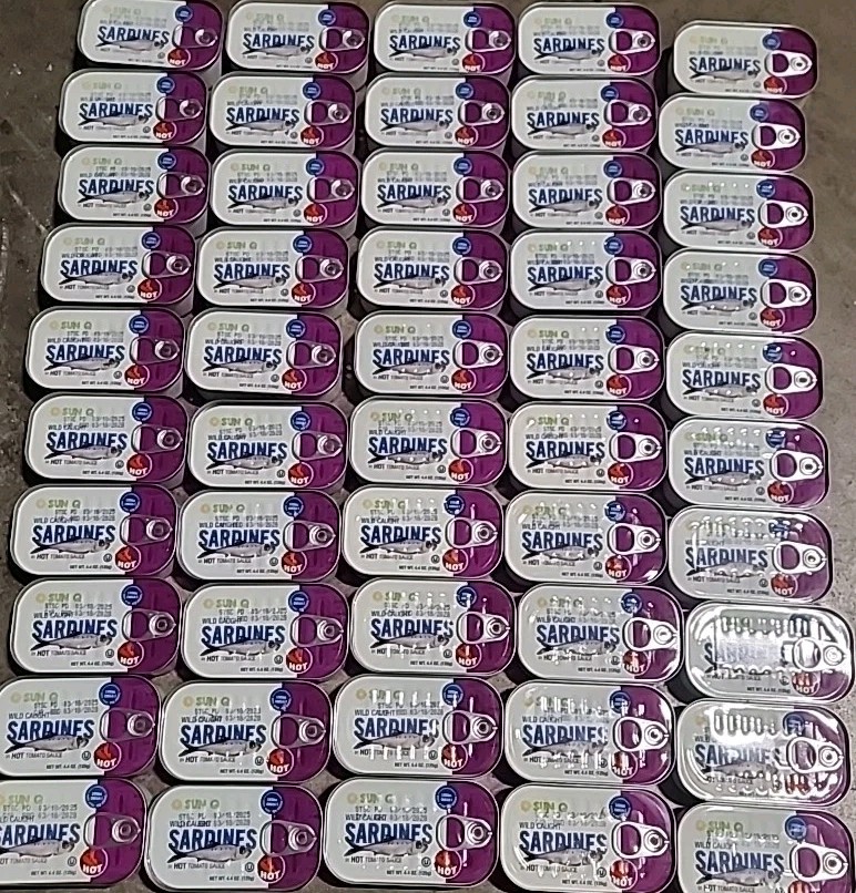 (50) SUN Q WILD CAUGHT SARDINES IN HOT TOMATO SAUCE 4.4 Oz Can 220 OZ TOTAL DEAL