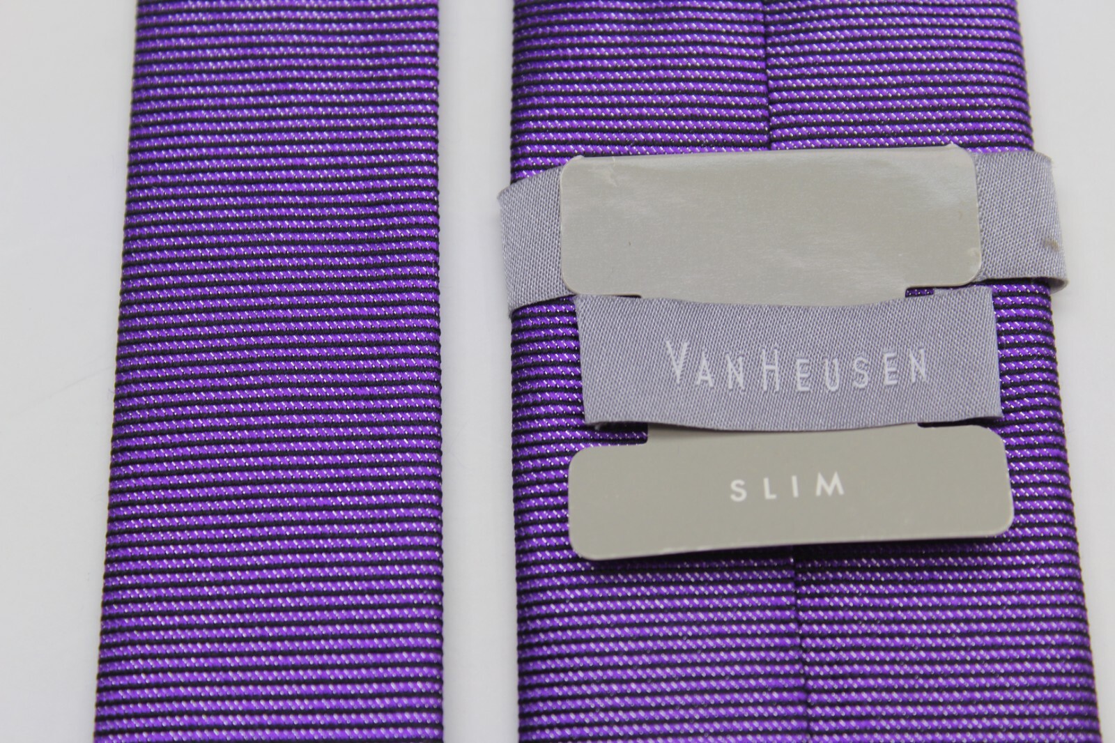 361) NEW VAN HEUSEN SKINNY MENS TIE 89% SILK/ 11% METALIC MADE IN CHINA