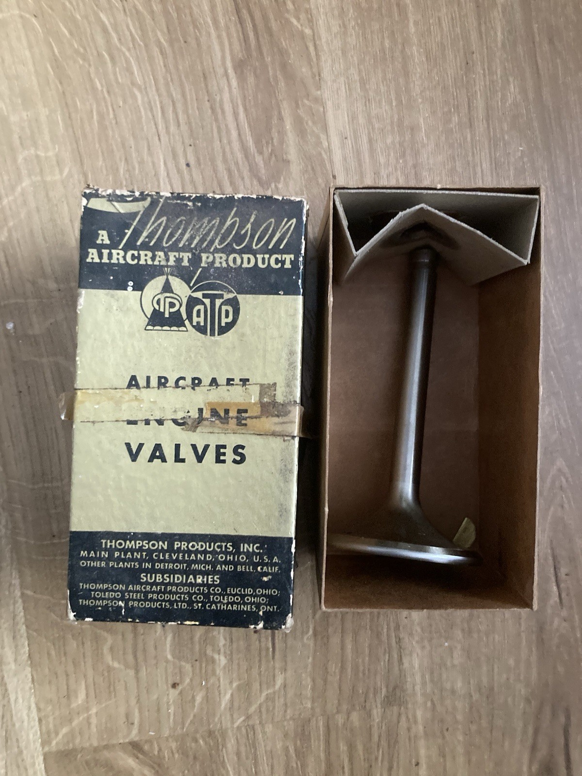 Vintage 1940s Pratt Whitney Thompson 32331 Aircraft Engine Valve & Box NOS