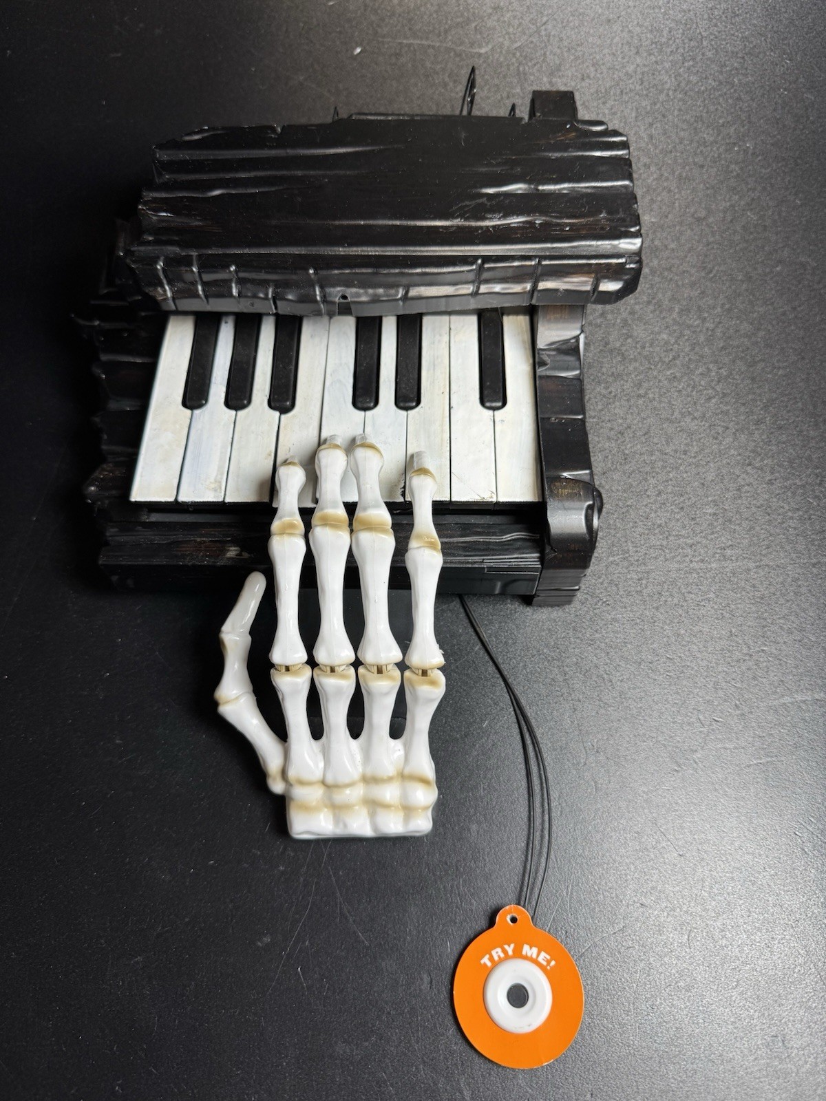 2017 Gemmy Haunted Piano Player Animated Hand And Spooky Music Sound Motion