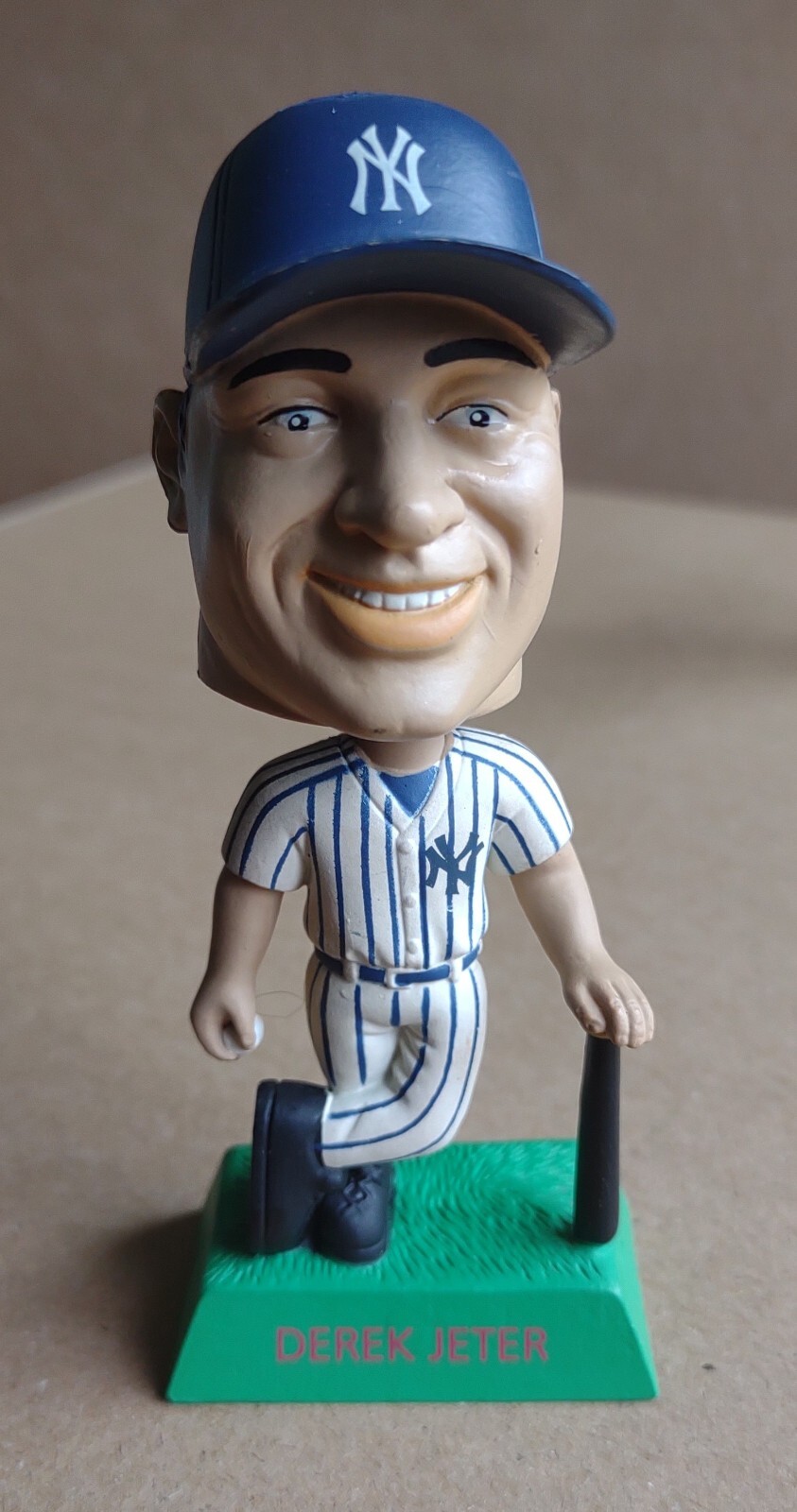 2003 Upper Deck Derek Jeter Mike Piazza Mini Bobbleheads