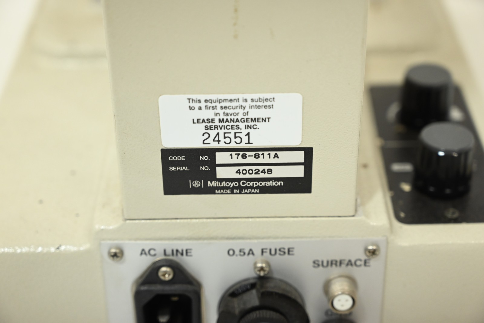 Mitutoyo 176-811A Toolmakers Microscope