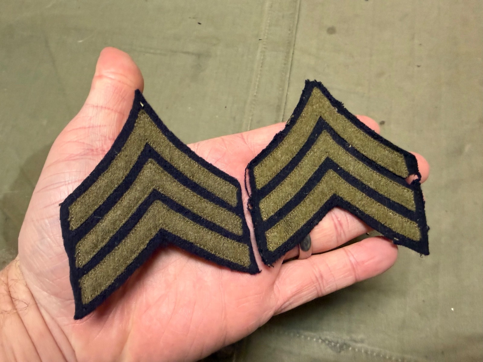 ORIGINAL WWII US ARMY SERGEANT SLEEVE RANK EARLY WAR FELT CHEVRONS