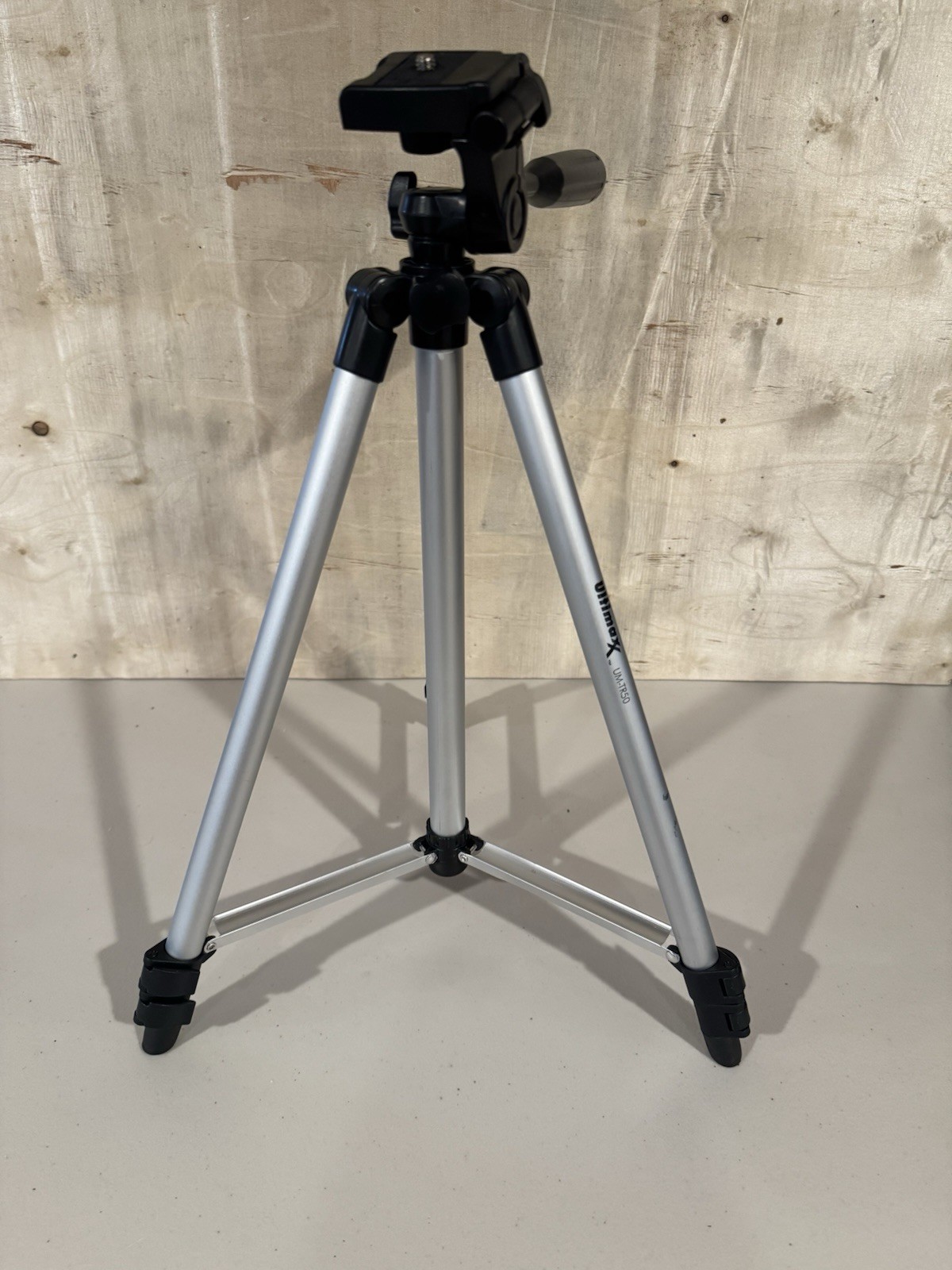 Ultimaxx UM-TR50 Tripod
