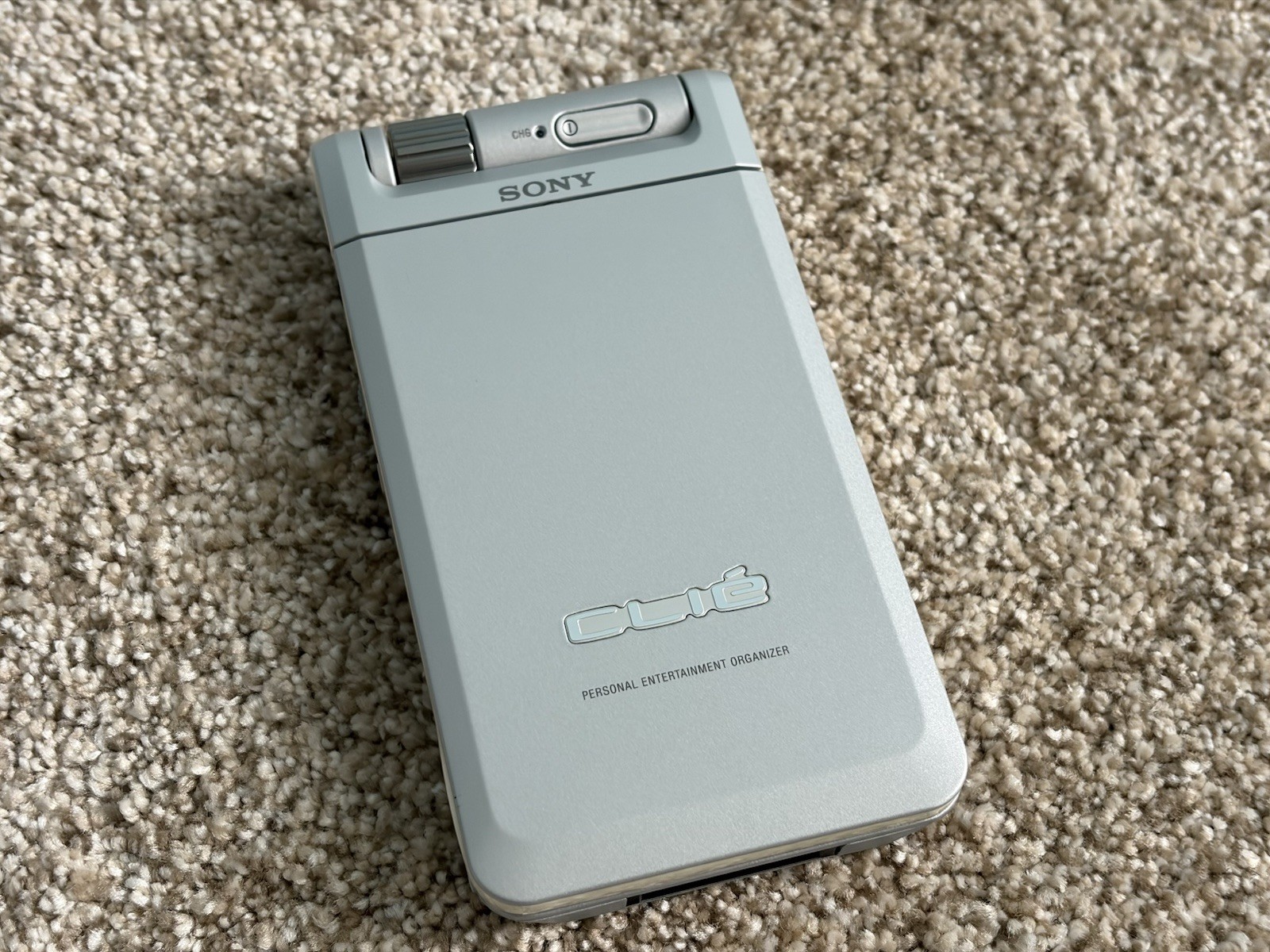 Sony Clié PEG-NR70V/U Personal Entertainment Organizer PDA MINT CIB COMPLETE BOX