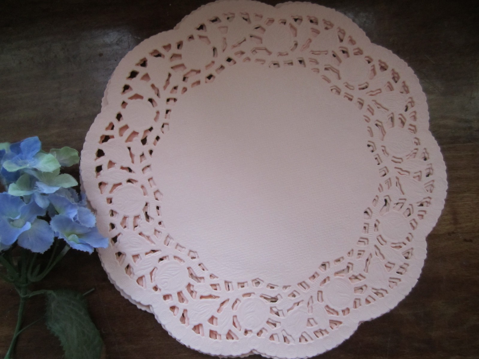 24 pcs vtg 7.5" INCH ROUND BABY PEACH PINK FLORAL BORDER LACE PAPER DOILY CARDS
