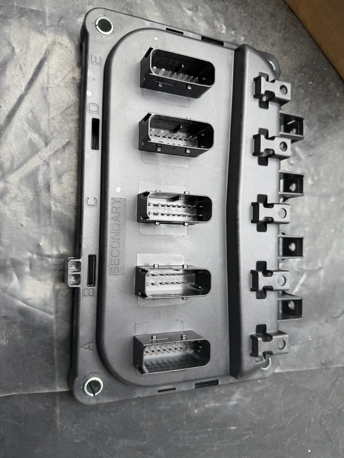 Q21-1143-001-004 CHASSIS CONTROL MODULE