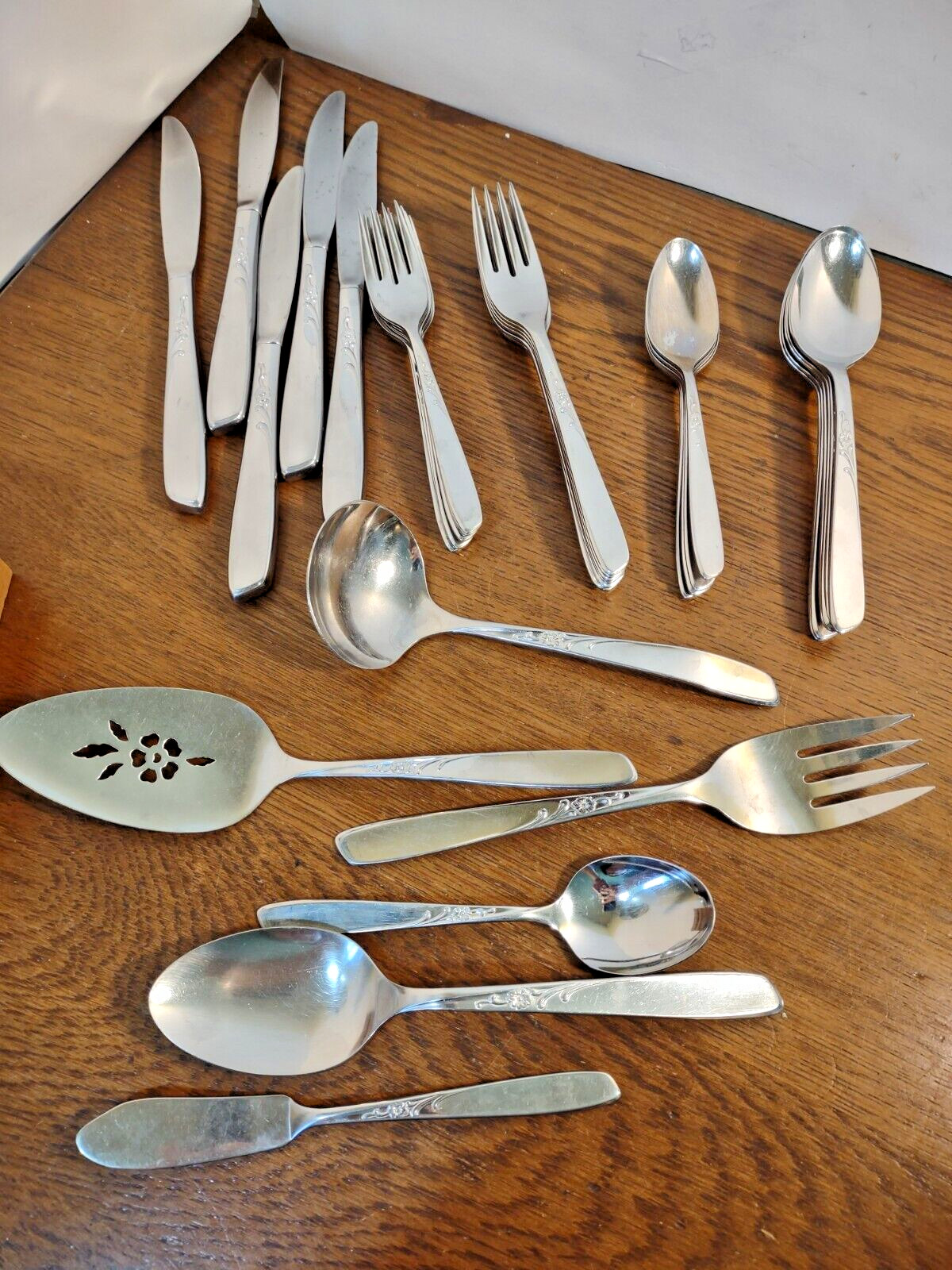Oneida SPICE PATTERN Stainless Steel Good Used Condition service for 5 (36pcs)