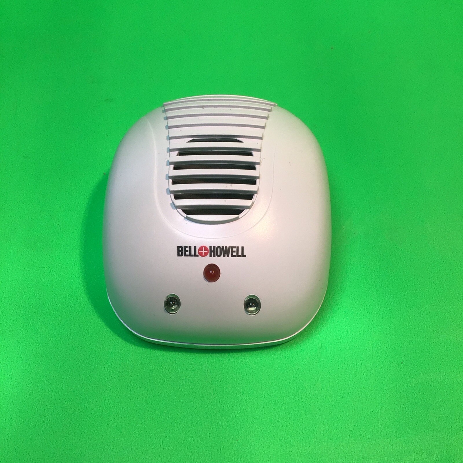Bell & Howell SB-118 Direct PlugIn Ultrasonic Pest Repeller Indoors WHITE