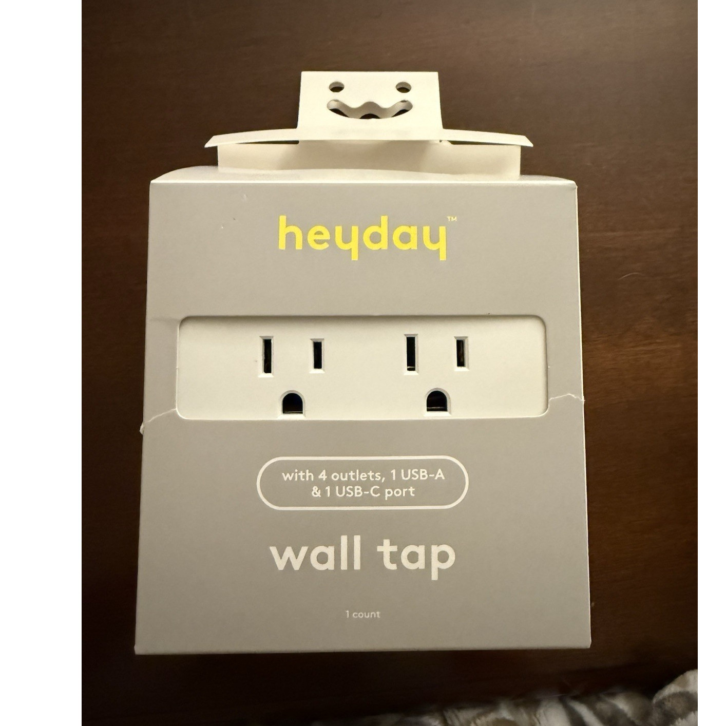 heyday Wall Tap 4 Outlets USB-A USB-C Device Cradle 1875W 15A White Indoor
