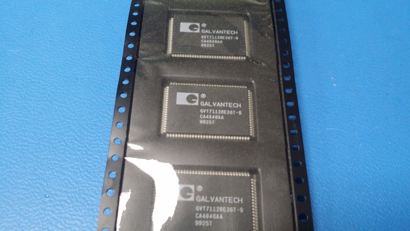 (10 PCS) GVT71128E36T-9 GALVANTECH, Standard SRAM, 128KX36, 8.5ns, CMOS, PQFP100