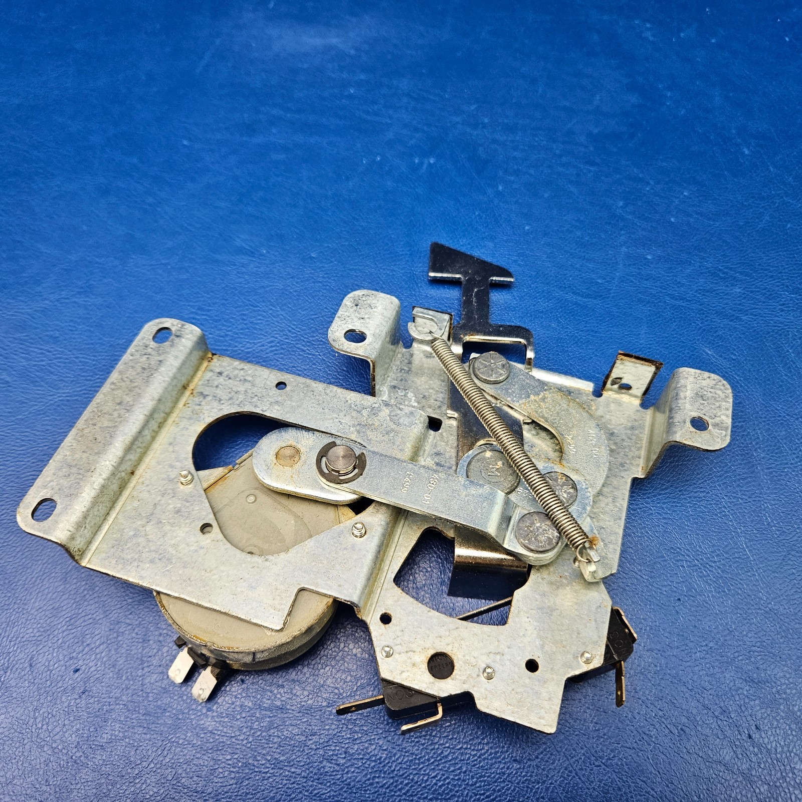 Genuine THERMADOR Built-In Oven Door Latch # 00489102 489102